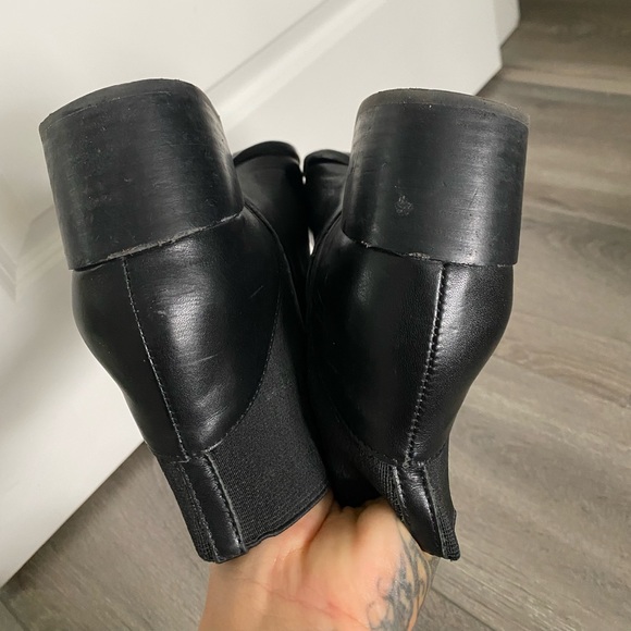 Chinese Laundry Finn Booties - Picture 2 of 11